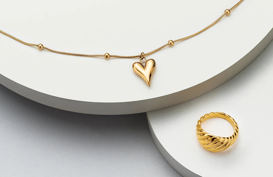 Necklaces & Pendants